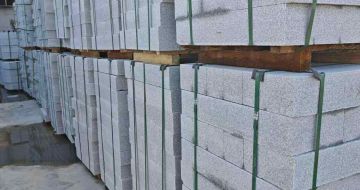 湖北芝麻白路牙石，路侧石