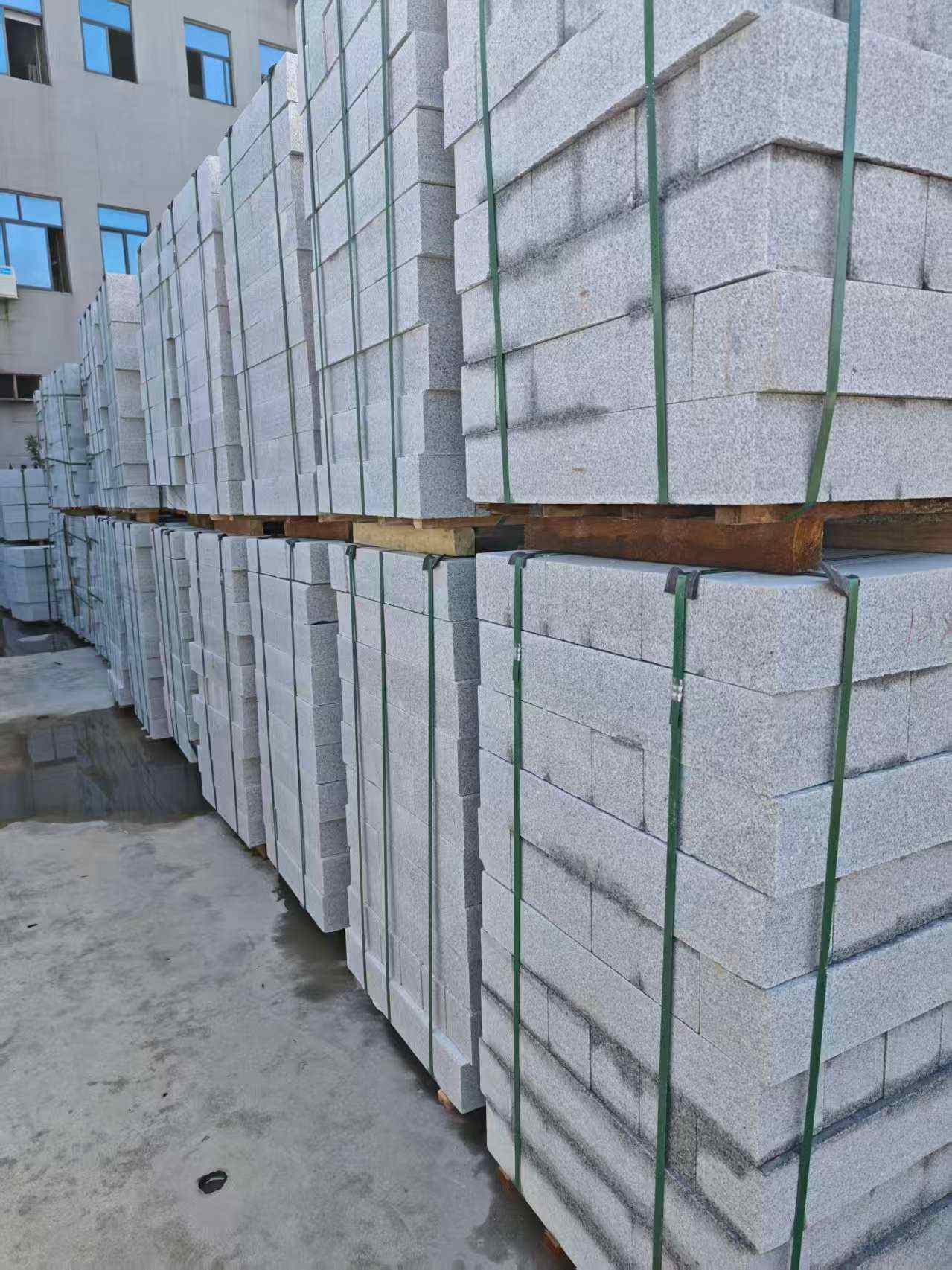 湖北芝麻白路牙石，路侧石